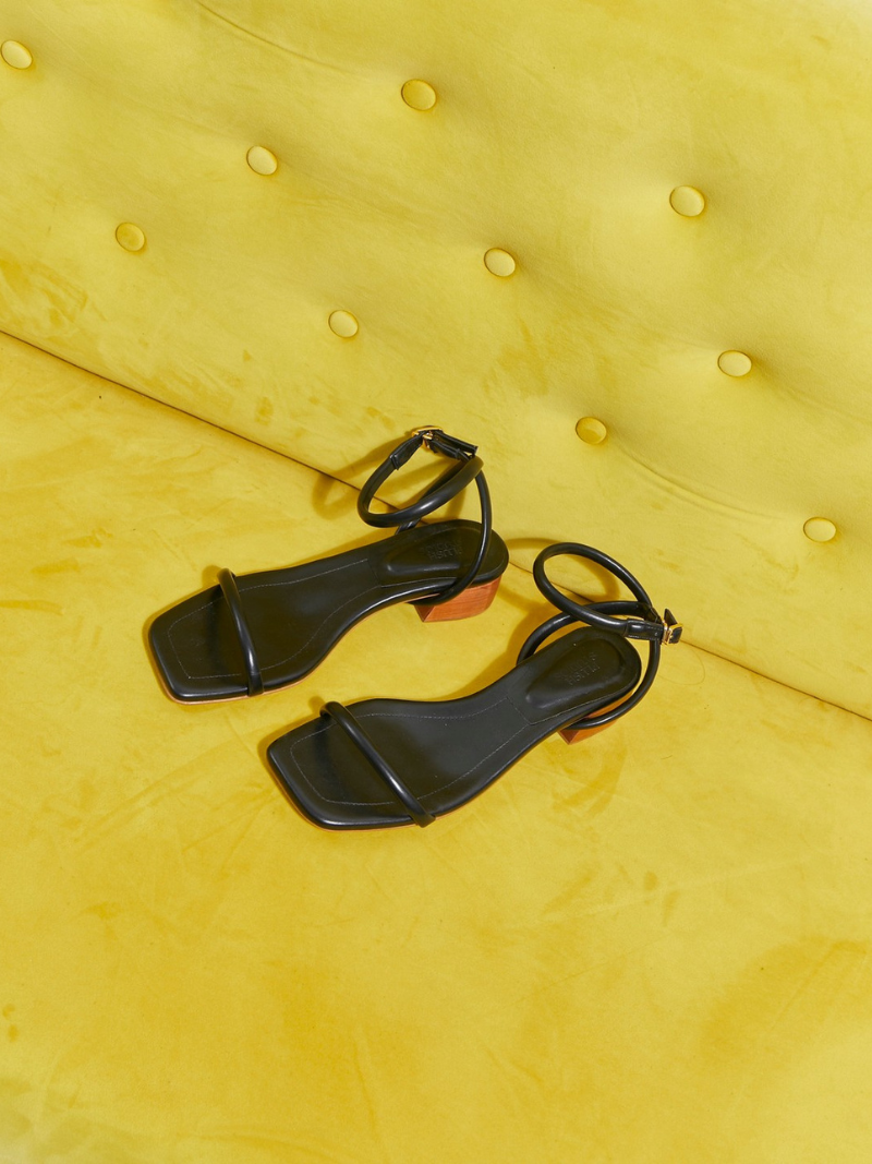 KARA Sandals (Black)